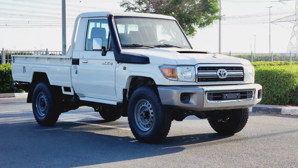 2023-land-cruiser-pickup-diesel-v8-white