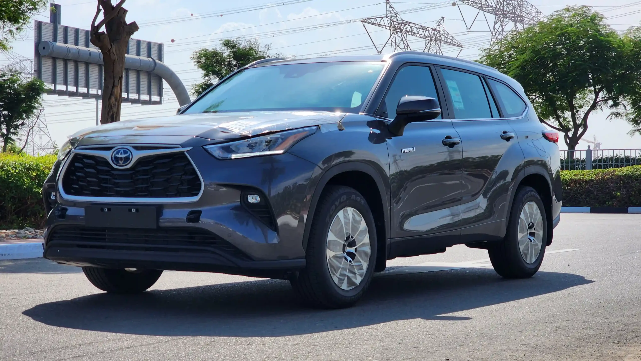 2023 Toyota Highlander GLE Hybrid (Grey) for Sale | Alwan Global