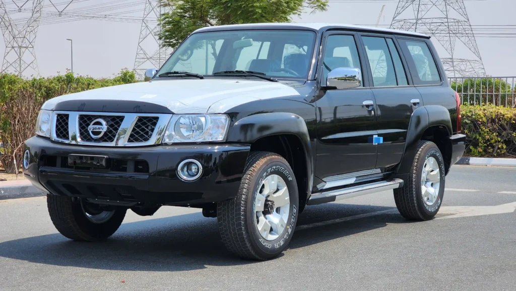 2023-nissan-patrol-safari-grx-4x4-gcc-black-3
