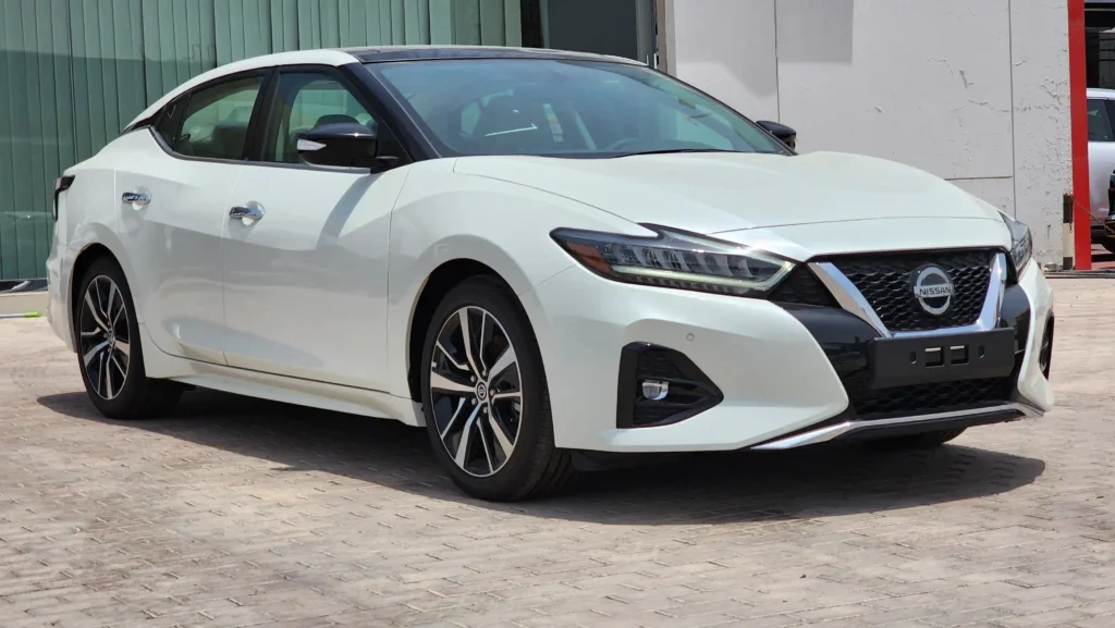 2022-nissan-maxima-gcc-white-for-sale