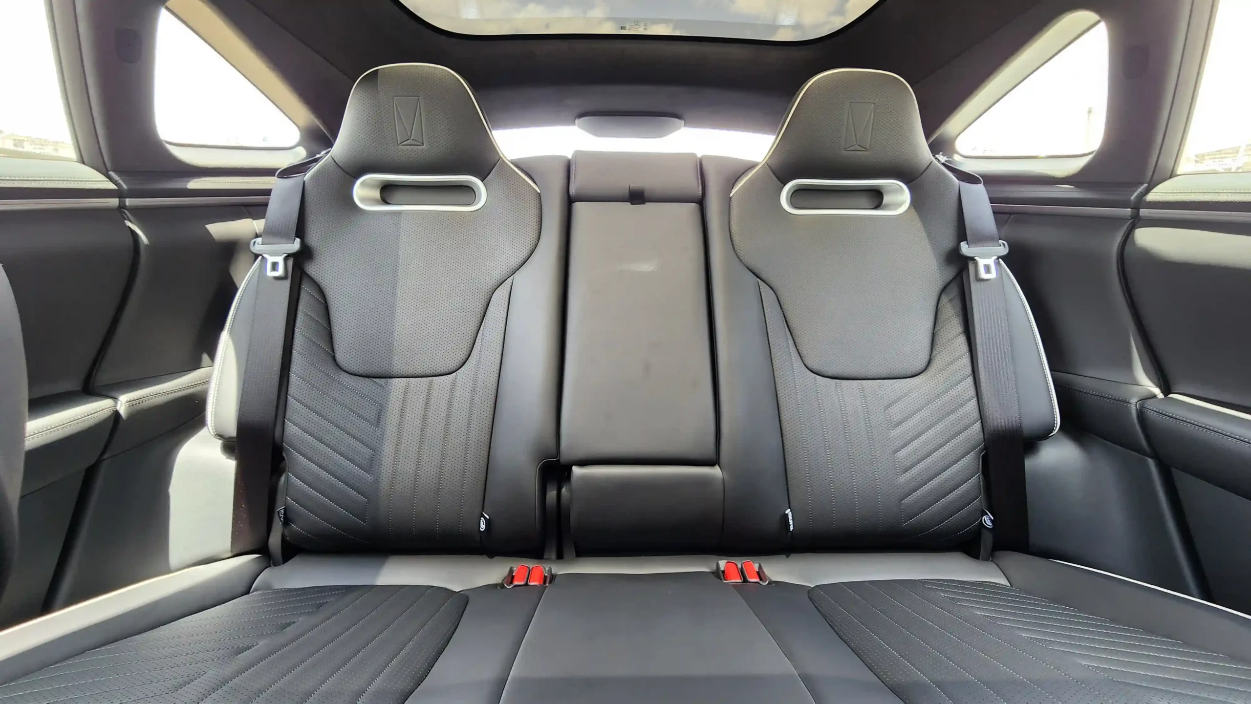 AVATR 11 AWD (Black) for Sale Alwan