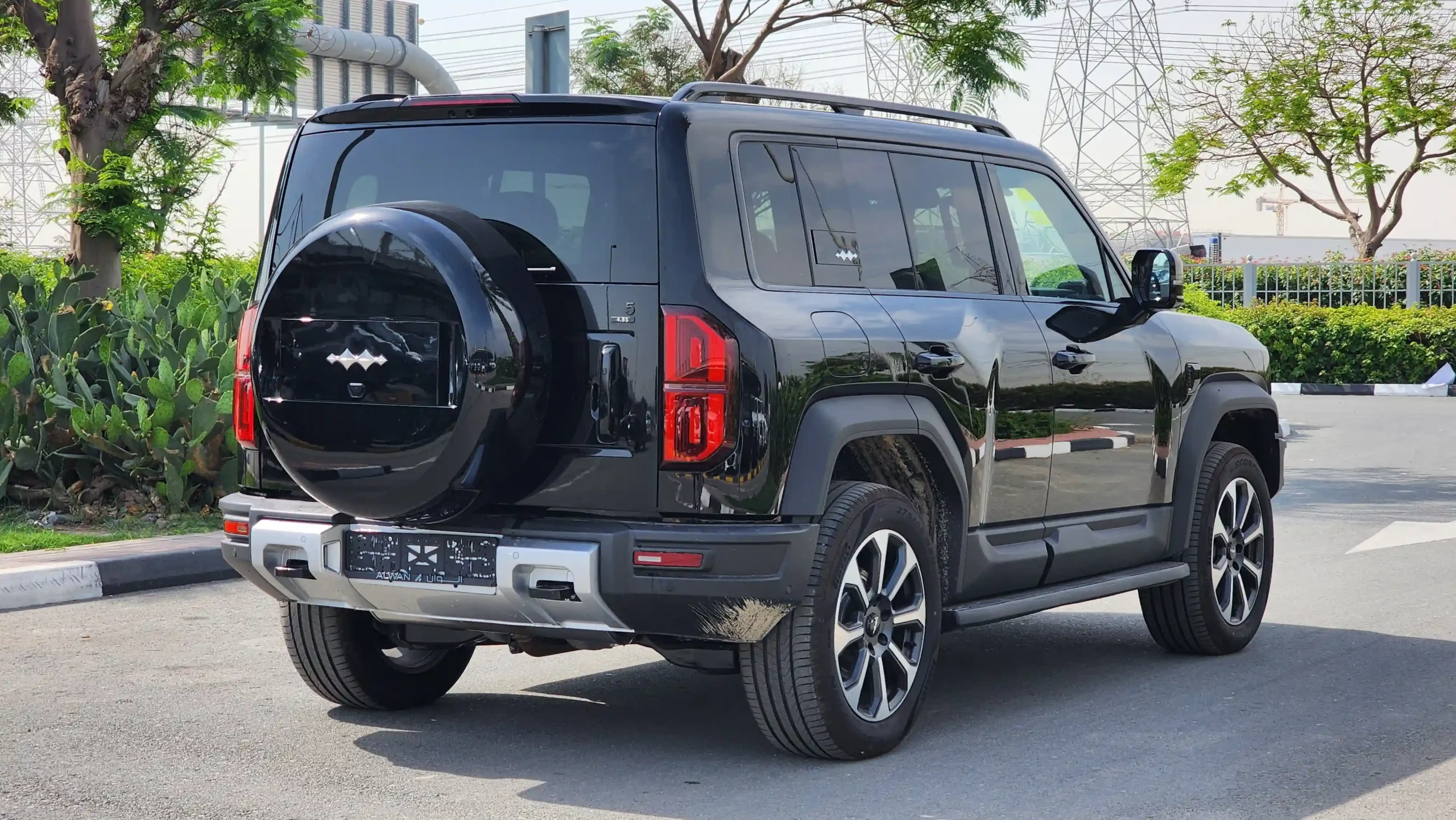 BYD Leopard 5 (Black) for Sale | Alwan
