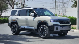 BYD Leopard 8 Flagship 7Seat (Dawn Gold Black Interior)